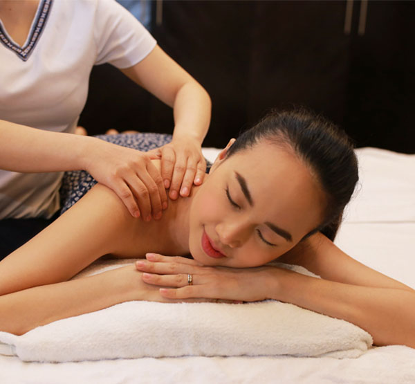 Massage sau sinh Jamu